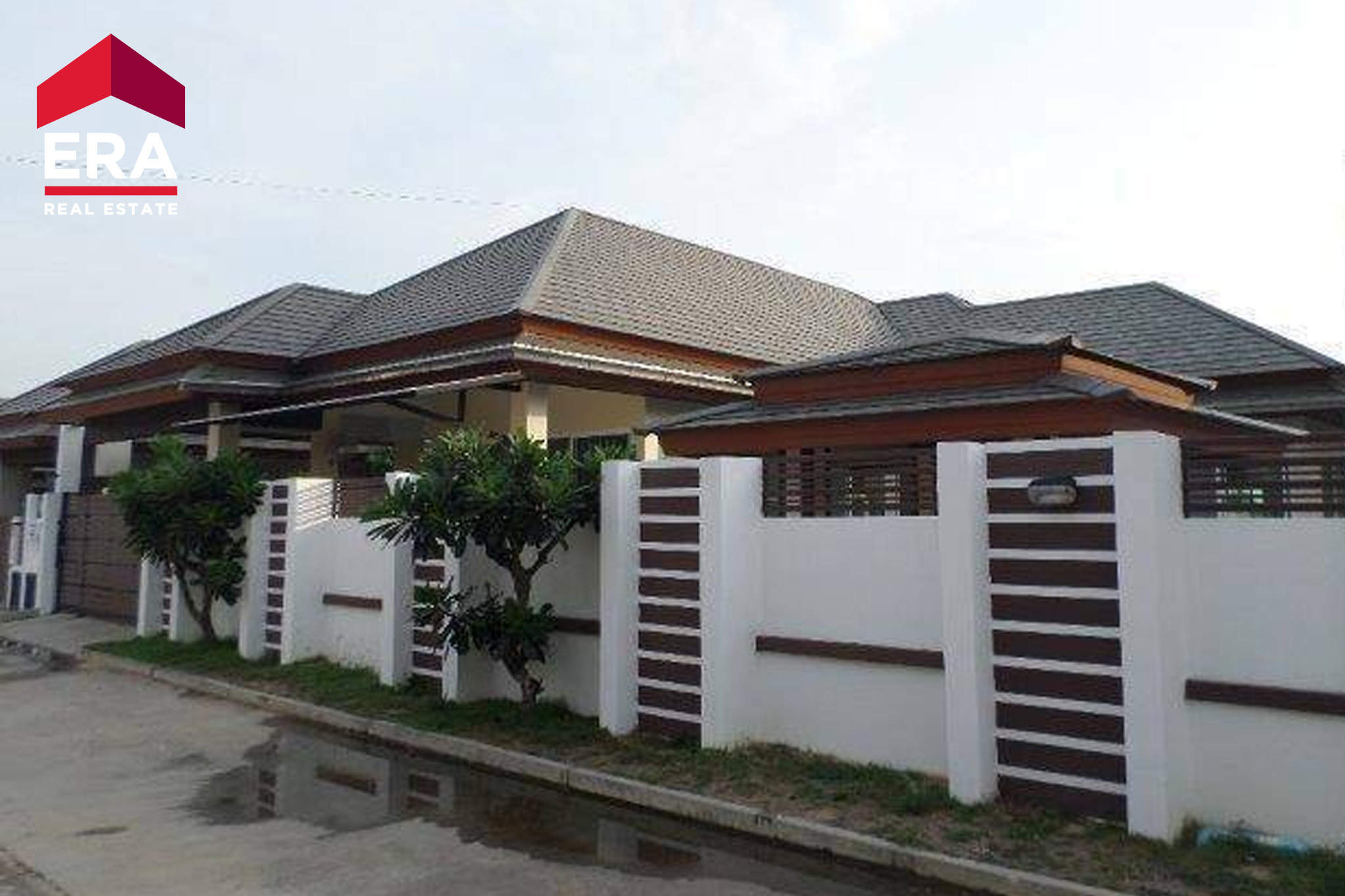 Read more about the article Pool Villa for sale in Busy-Yai.